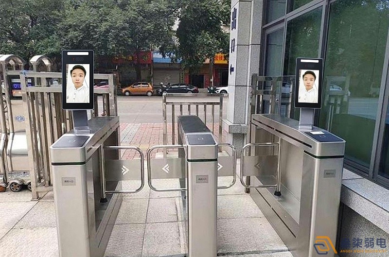 人臉識別門禁是怎么識別人臉圖像的呢？